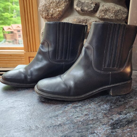 L.L. Bean Black Leather Rounded Toe Slip-On Boots Size 8.5M - Picture 8 of 15